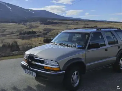 Usado Chevrolet Blazer 193 CV (141 kW) 2001 Beige SUV