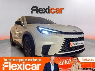 Usado Lexus LBX 136 CV (100 kW) 2025 Gris SUV