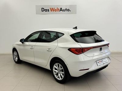 Blanco Usado 2024 Seat Leon Style | 20.900 € (Precio justo)