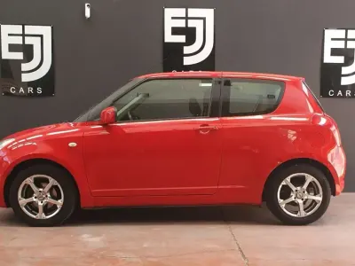 Usado Suzuki Swift GLX 92 CV (67 kW) 2006 Rojo Utilitario
