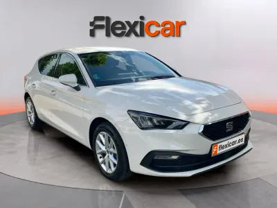 Usado Seat Leon Style 116 CV (85 kW) 2025 Blanco Berlina
