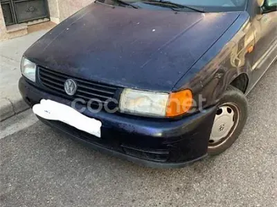 Usado VW Polo Sport 75 CV (55 kW) 1999 Azul Berlina