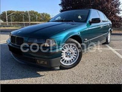 Usado BMW 320 Sport Line 150 CV (110 kW) 1996 Verde Berlina