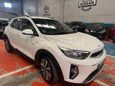 Usado Kia Stonic 84 CV (61 kW) 2022 Blanco SUV