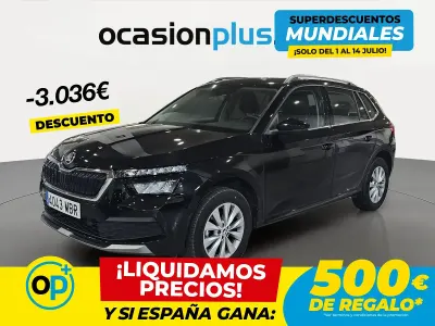 Usado Skoda Kamiq Ambition 110 CV (80 kW) 2022 Negro SUV