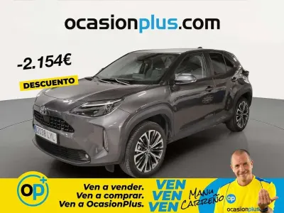 Usado Toyota Yaris Cross Plus 116 CV (85 kW) 2022 Gris SUV