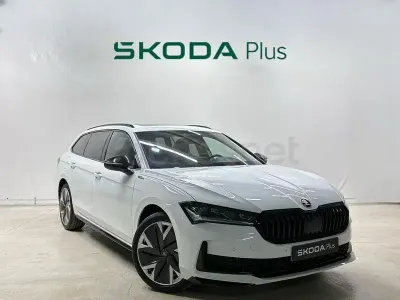 Usado Skoda Superb SportLine 204 CV (150 kW) 2026 Blanco Familiar