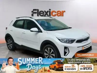 Usado Kia Stonic 84 CV (61 kW) 2023 Blanco SUV