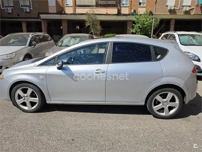 Usado Seat Leon Reference 140 CV (102 kW) 2007 Gris / plata Utilitario