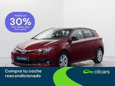 Usado Toyota Auris Hybrid Active 136 CV (100 kW) 2016 Rojo Berlina