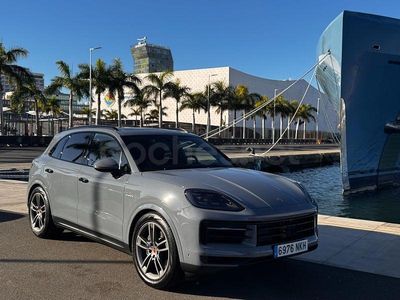 Gris / plata Usado 2024 Porsche Cayenne SUV | 110.995 € (Precio justo)