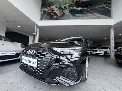Usado Audi A3 Ambiente 310 CV (228 kW) 2021 Negro Berlina
