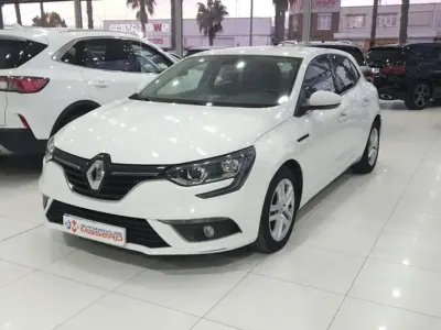 Usado Renault Mégane Business 116 CV (85 kW) 2020 Blanco Utilitario
