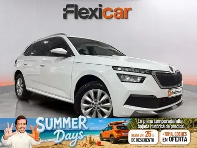 Usado Skoda Kamiq Ambition 110 CV (80 kW) 2022 Blanco SUV