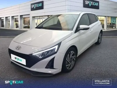 Usado Hyundai i20 80 CV (58 kW) 2025 Blanco Utilitario