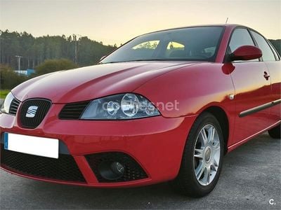 Usado Seat Ibiza Reference 100 CV (73 kW) 2009 Rojo Berlina