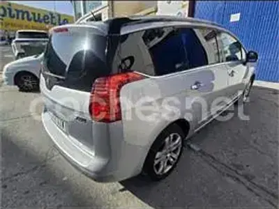 Usado Peugeot 5008 Sport 110 CV (80 kW) 2010 Gris / plata Monovolumen