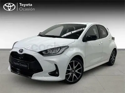 Usado Toyota Yaris Hybrid Style 116 CV (85 kW) 2022 Blanco Berlina
