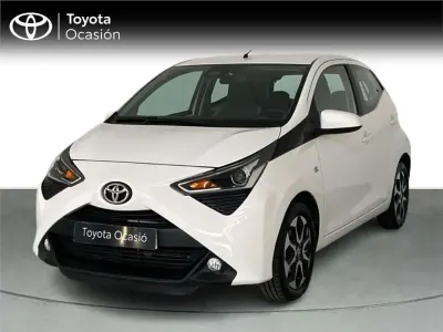 Usado Toyota Aygo X-play 72 CV (52 kW) 2021 Utilitario