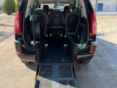 Usado Peugeot 807 Active 136 CV (100 kW) 2012 Negro Monovolumen