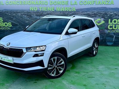 Blanco Usado 2023 Skoda Karoq SportLine SUV | 28.990 € (Un poco caro)