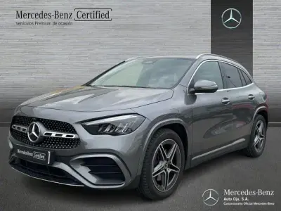 Usado Mercedes GLA200 AMG line 150 CV (110 kW) 2025 Gris / plata SUV