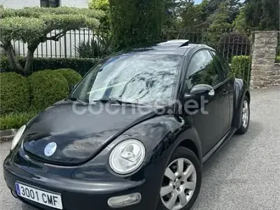 Usado VW New Beetle 100 CV (73 kW) 2003 Negro Utilitario
