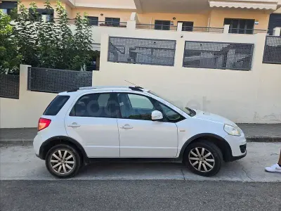 Usado Suzuki SX4 GLX 135 CV (99 kW) 2011 Blanco SUV