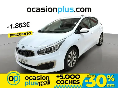 Usado Kia Ceed GT 90 HP (66 kW) 2018 Branco Sedan