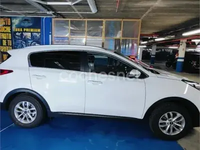 Usado Kia Sportage 132 CV (97 kW) 2019 Blanco SUV