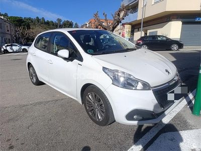 Usado Peugeot 208 Signature Sky 110 CV (80 kW) 2019 Blanco Utilitario