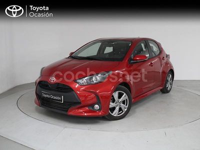 Usado Toyota Yaris Hybrid Active 116 CV (85 kW) 2024 Rojo Berlina