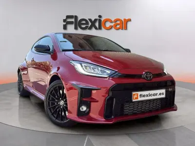 Usado Toyota Yaris 261 CV (191 kW) 2021 Rojo Utilitario