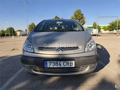 Usado Citroën Xsara Picasso 90 CV (66 kW) 2004 Beige Monovolumen