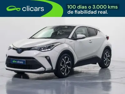 Begagnad Toyota C-HR Advance 152 HK (111 kW) 2022 Vit SUV
