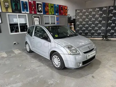 Usado Citroën C2 75 CV (55 kW) 2004 Gris / plata Utilitario