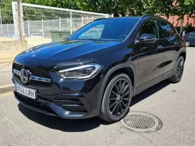 Usado Mercedes GLA250 218 CV (160 kW) 2021 Negro SUV