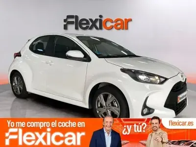 Usado Toyota Yaris Active 116 CV (85 kW) 2025 Blanco Utilitario