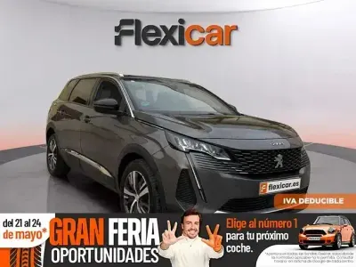 Usado Peugeot 5008 Allure 130 CV (95 kW) 2023 Gris SUV