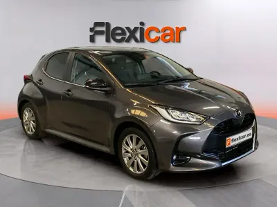 Usado Mazda 2 Comfort 92 CV (67 kW) 2023 Gris Utilitario