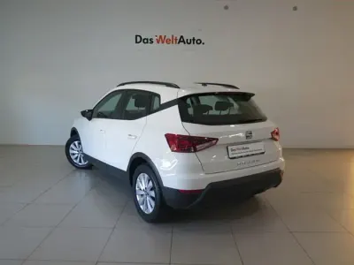 Usado Seat Arona Ecomotive 95 CV (69 kW) 2020 Blanco SUV