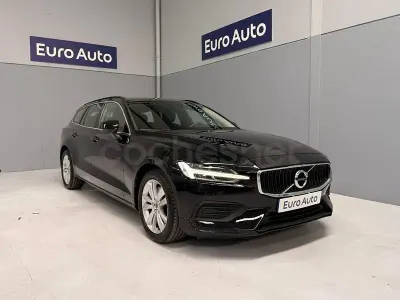 Usado Volvo V60 Momentum 197 CV (144 kW) 2021 Negro Familiar