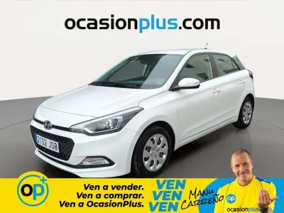 Usado Hyundai i20 84 CV (61 kW) 2016 Blanco Coupe