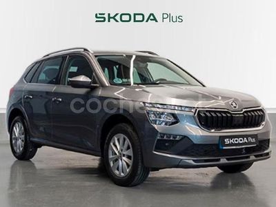 Usado Skoda Kamiq Selection 115 CV (84 kW) 2025 Gris / plata SUV