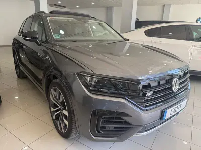 Usado VW Touareg Individual 421 CV (309 kW) 2020 Gris / plata SUV