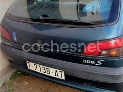 Usado Peugeot 306 Style 90 CV (66 kW) 1997 Verde Berlina