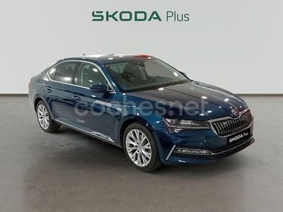 Azul Usado 2022 Skoda Superb Berlina | 34.990 €