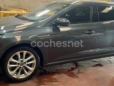 Usado Renault Mégane IV Zen 140 CV (102 kW) 2019 Gris / plata Berlina