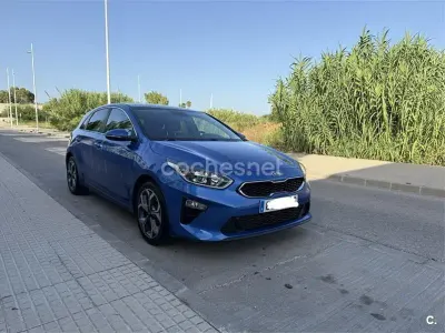 Usado Kia Ceed 120 CV (88 kW) 2019 Azul Utilitario