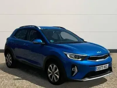 Usado Kia Stonic 100 CV (73 kW) 2025 Azul SUV